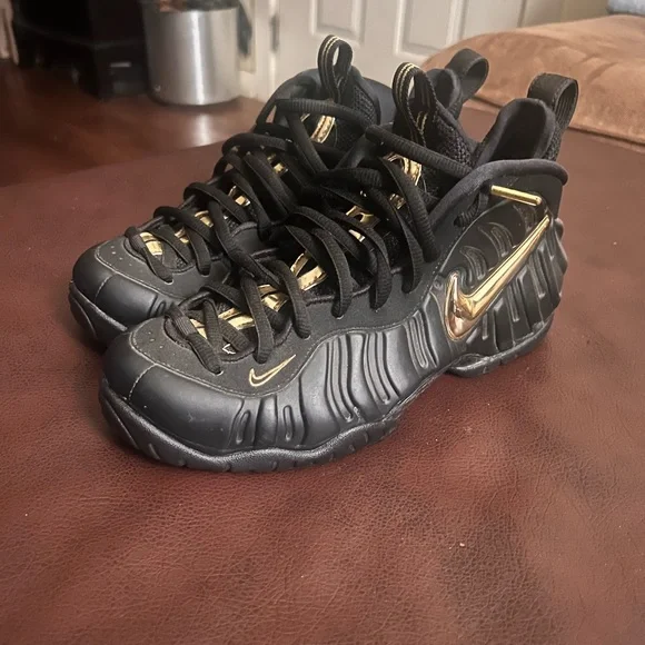 Nike Foamposite Sneakers in Black and Gold - Picture 2 of 5